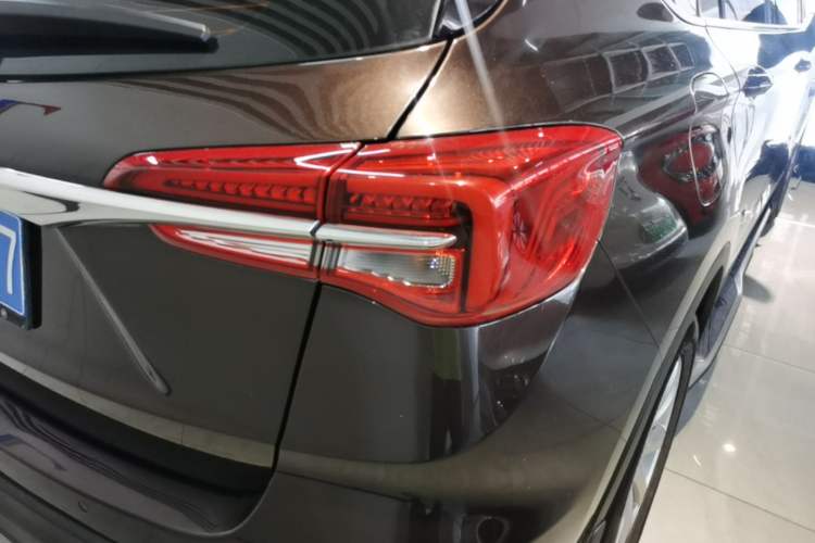 Used Buick Envision 2020 20T Two-Wheel Drive Leading Version Right Rear Taillight