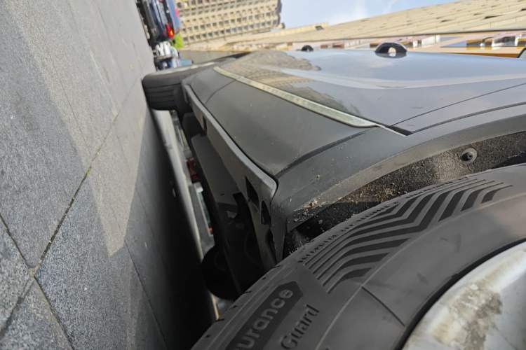 Used Buick Envision 2020 20T Two-Wheel Drive Luxury Model Right Side Sill