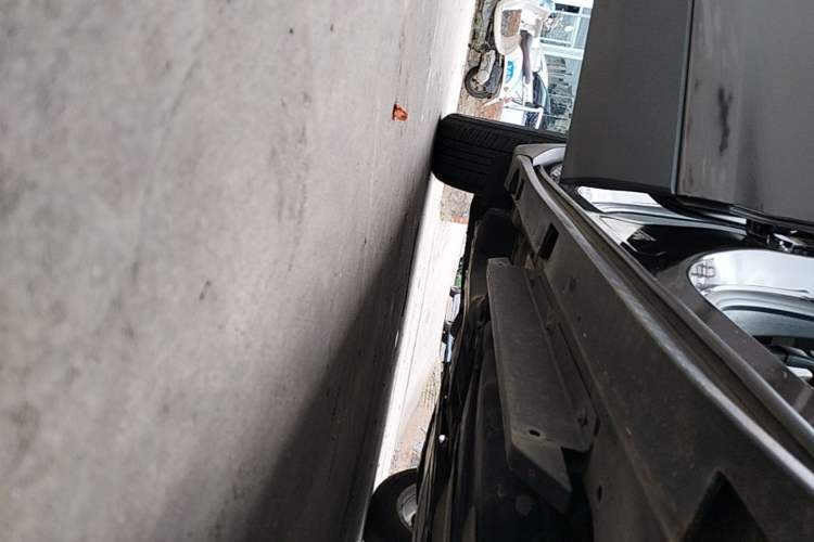 Used Buick Envision 2020 20T Two-Wheel Drive Luxury Model Right Side Sill