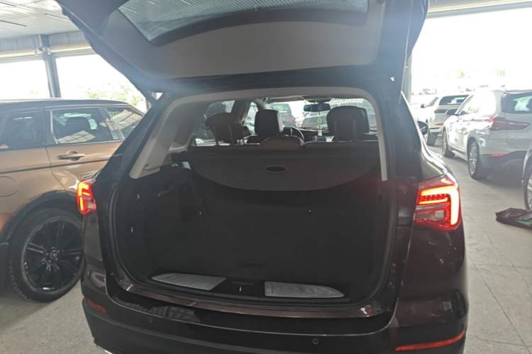 Used Buick Envision 2020 20T Two-Wheel Drive Luxury Model Trunk