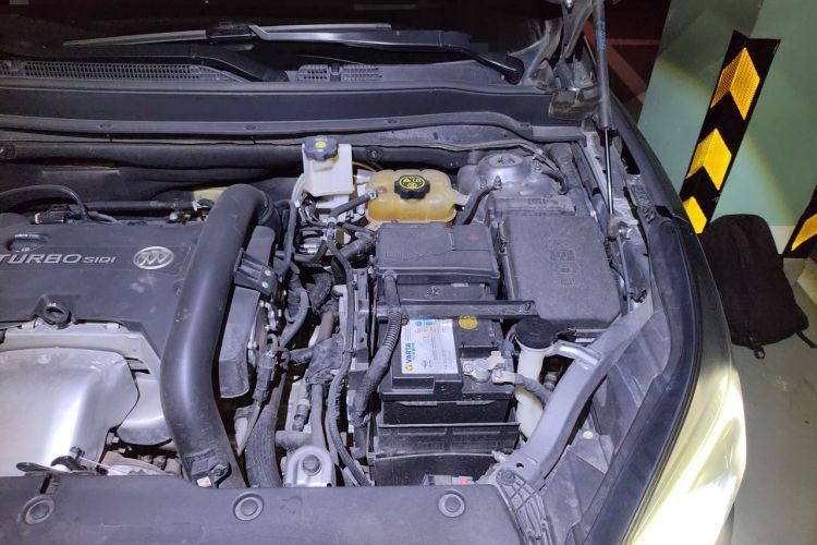 Used Buick Envision 2020 28T Four-Wheel Drive Luxury Version Engine Bay Left