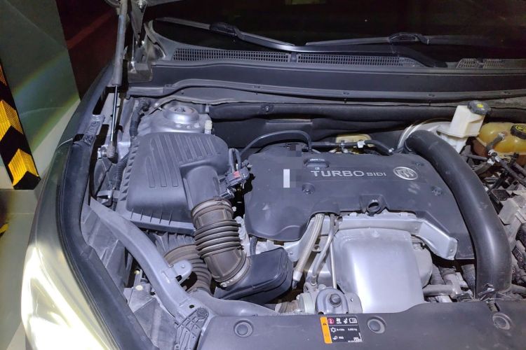 Used Buick Envision 2020 28T Four-Wheel Drive Luxury Version Engine Bay Right