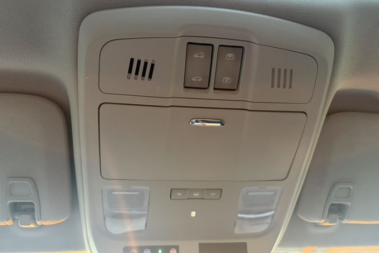 Used Buick Envision 2020 20T Two-Wheel Drive Leading Version Interior 10