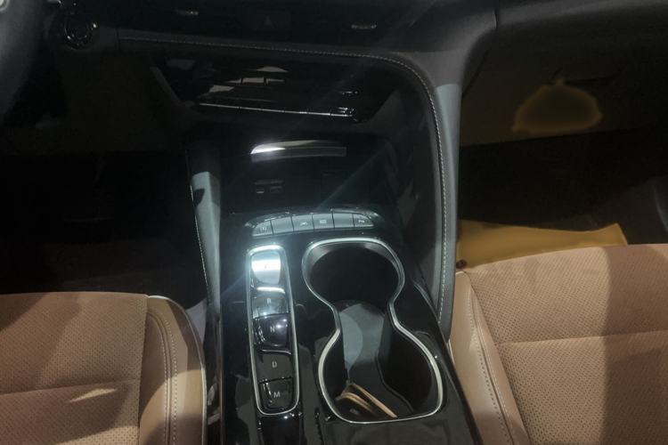 Used Buick Envision 2020 Onix S 652T Two-Wheel Drive Elite Model Interior 2