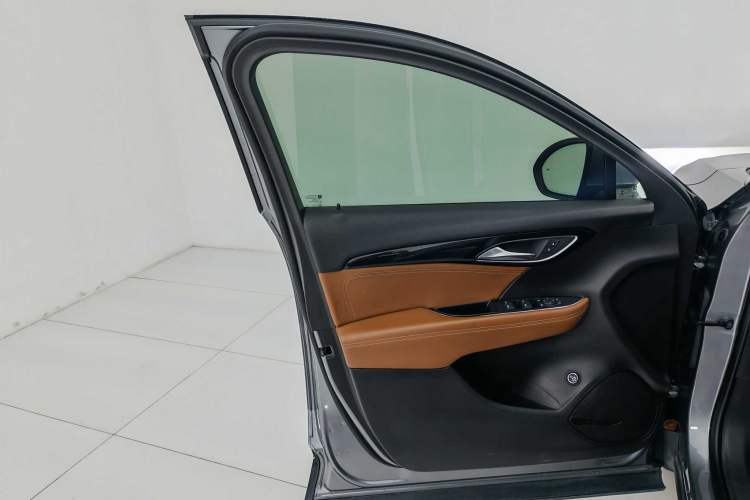 Used Buick Envision 2020 Encore S 652T Four-Wheel Drive Luxury Model Interior 5
