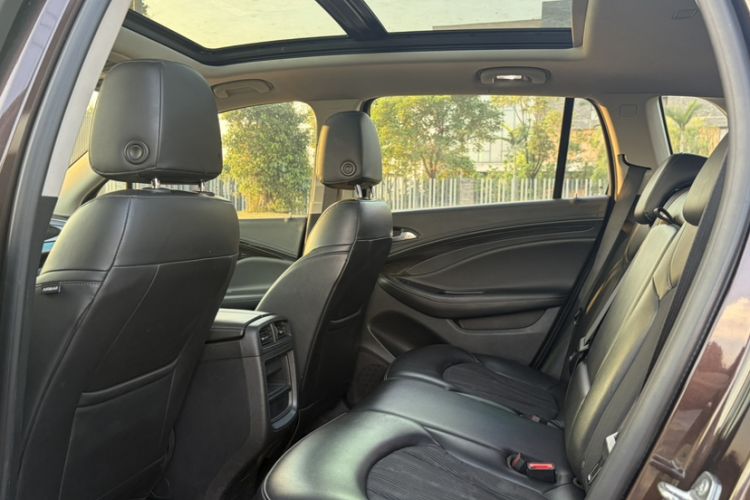 Used Buick Envision 2020 20T Two-Wheel Drive Leading Version Interior 7