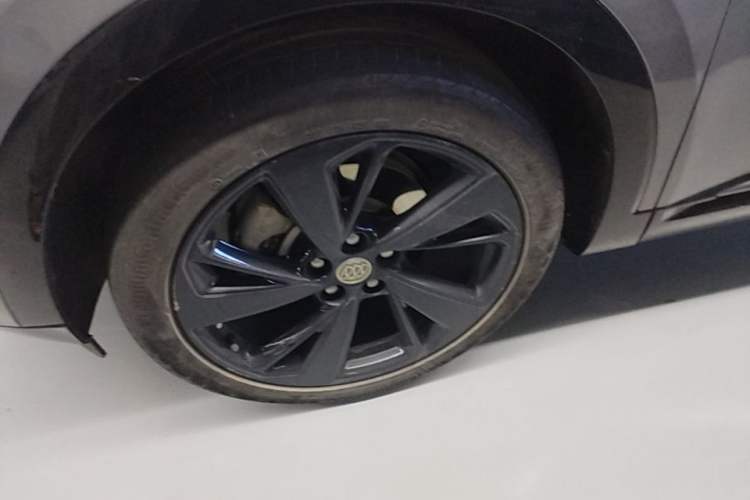 Used Buick Envision 2020 Encore GX S 652T Two-Wheel-Drive Limited-Edition S Sport Version Left Front Wheel Hub