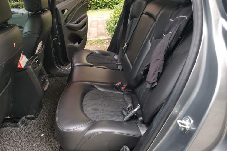 Used Buick Envision 2020 20T Two-Wheel Drive Leading Version Left Rear Seat
