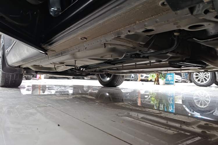 Used Buick Envision 2020 Encore S 652T Two-Wheel Drive Luxury Model Left Side Sill