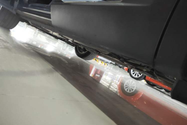 Used Buick Envision 2020 Encore S 652T Four-Wheel Drive Luxury Model Left Side Sill