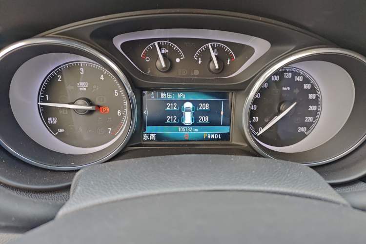 Used Buick Envision 2020 20T Two-Wheel Drive Elite Version Odometer Close Up