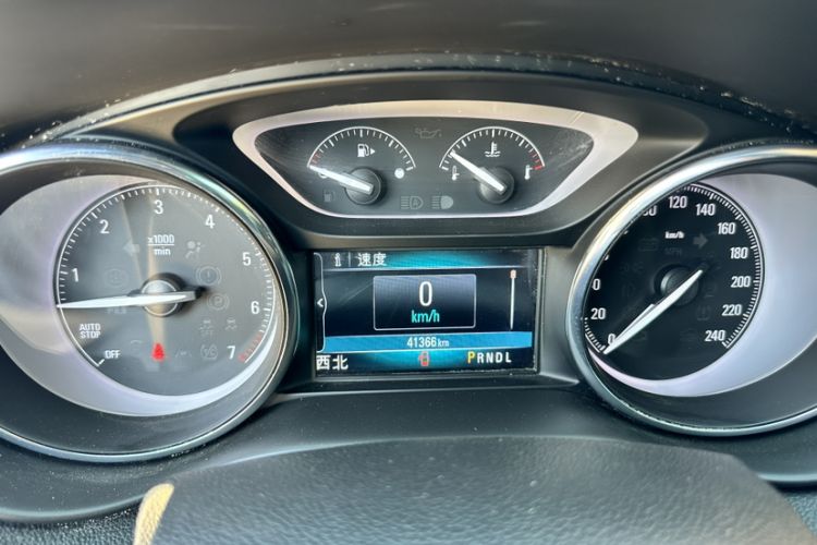Used Buick Envision 2020 28T Four-Wheel Drive Elite Version Odometer Close Up