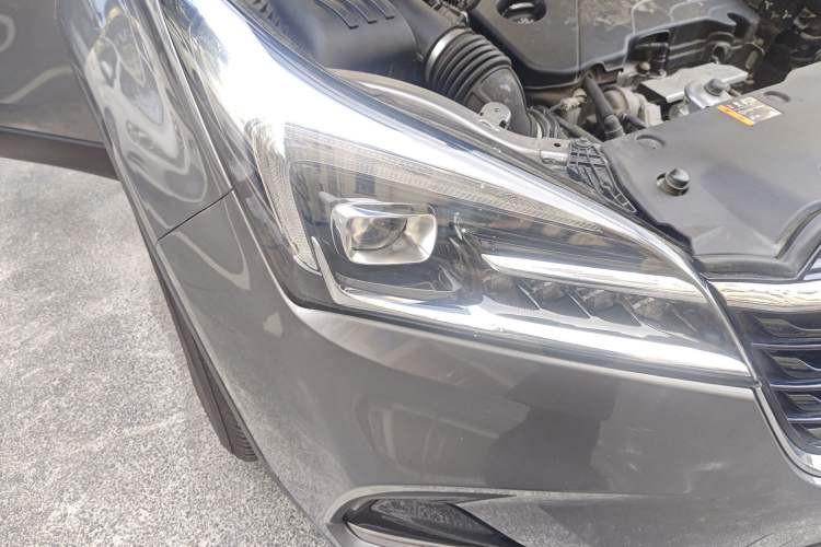 Used Buick Envision 2020 20T Two-Wheel Drive Elite Version Right Front Headlight