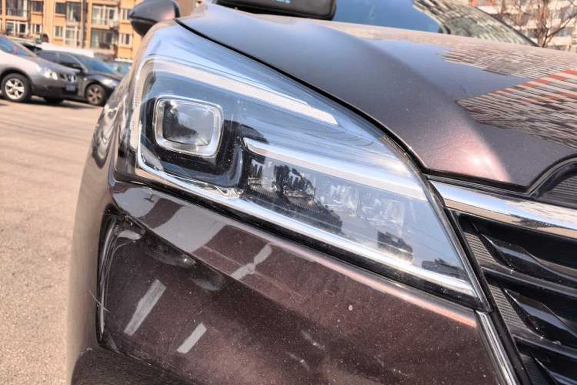 Used Buick Envision 2020 20T Two-Wheel Drive Luxury Model Right Front Headlight