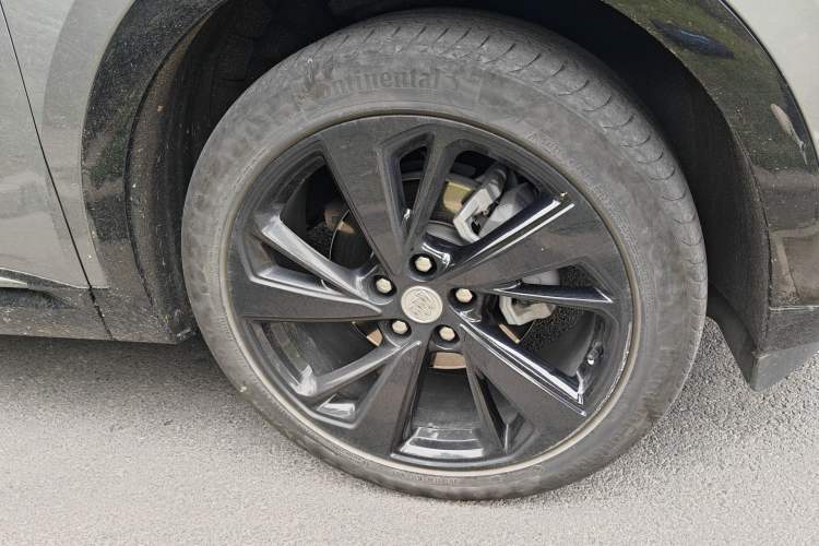 Used Buick Envision 2020 Encore GX S 652T Two-Wheel-Drive Limited-Edition S Sport Version Right Front Wheel Hub