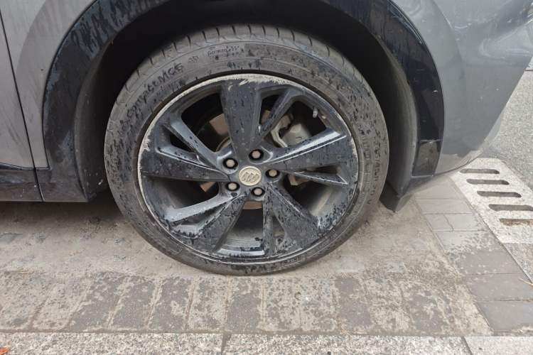 Used Buick Envision 2020 Encore GX S 652T Two-Wheel-Drive Limited-Edition S Sport Version Right Front Wheel Hub