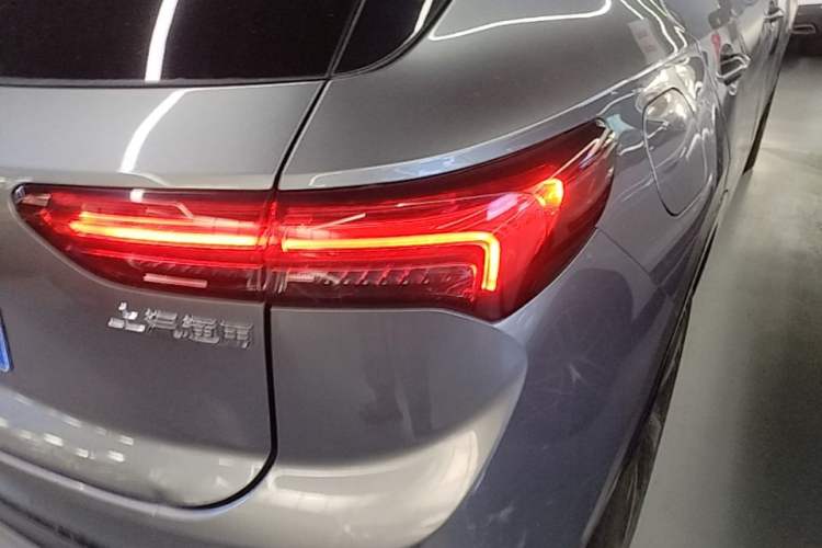 Used Buick Envision 2020 Encore GX S 652T Two-Wheel-Drive Limited-Edition S Sport Version Right Rear Taillight