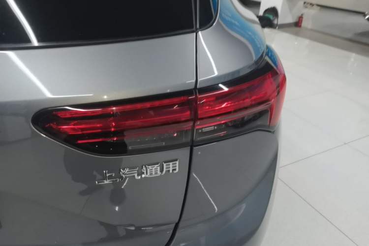 Used Buick Envision 2020 Encore GX S 652T Two-Wheel-Drive Limited-Edition S Sport Version Right Rear Taillight