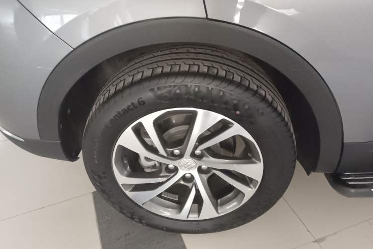 Used Buick Envision 2020 Encore S 652T Four-Wheel Drive Luxury Model Right Rear Wheel Hub