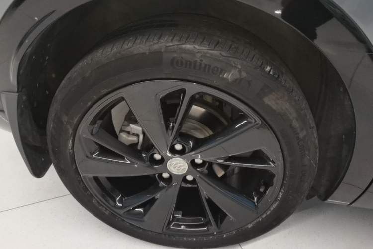Used Buick Envision 2020 Encore GX S 652T Two-Wheel-Drive Limited-Edition S Sport Version Right Rear Wheel Hub