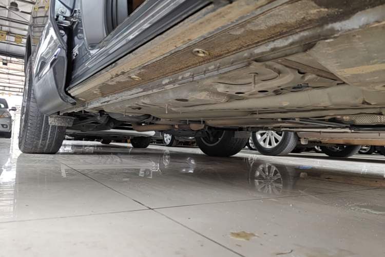 Used Buick Envision 2020 Encore S 652T Two-Wheel Drive Luxury Model Right Side Sill