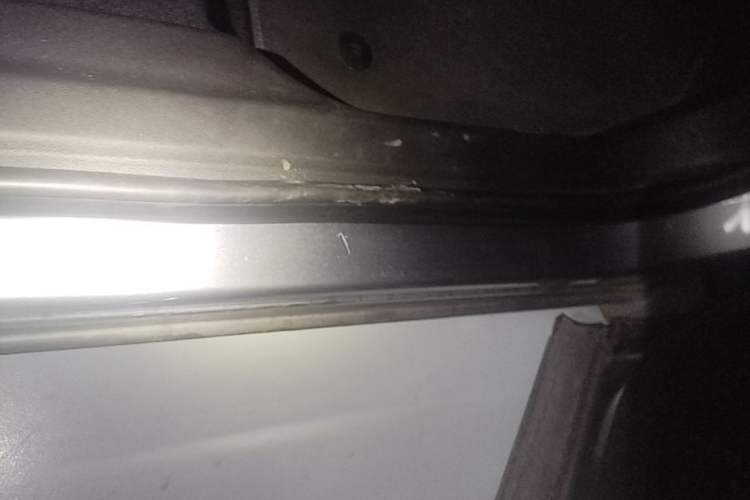 Used Buick Envision 2020 Encore GX S 652T Two-Wheel-Drive Limited-Edition S Sport Version Right Side Sill