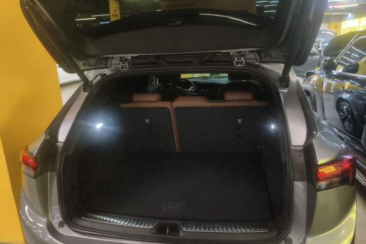 Used Buick Envision 2020 Encore S 652T Four-Wheel Drive Luxury Model Trunk