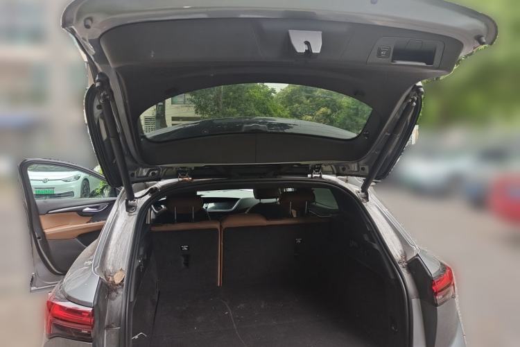 Used Buick Envision 2020 Encore GX S 652T Two-Wheel-Drive Limited-Edition S Sport Version Trunk