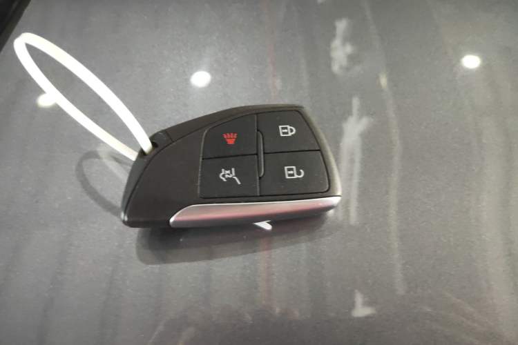Used Buick Envision 2020 Encore S 652T Four-Wheel Drive Luxury Model Vehicle Key