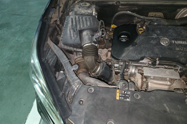 Used Buick Envision 2020 20T Two-Wheel Drive Elite Version Engine Bay Right