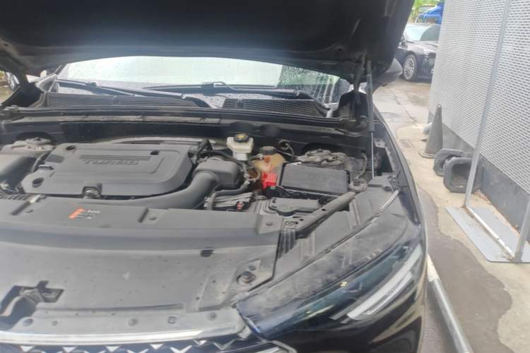 Used Buick Envision 2020 Encore S 652T All-Wheel-Drive Avenir Engine Bay Left