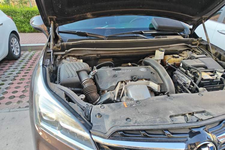 Used Buick Envision 2020 28T Four-Wheel Drive Elite Version Engine Bay Right