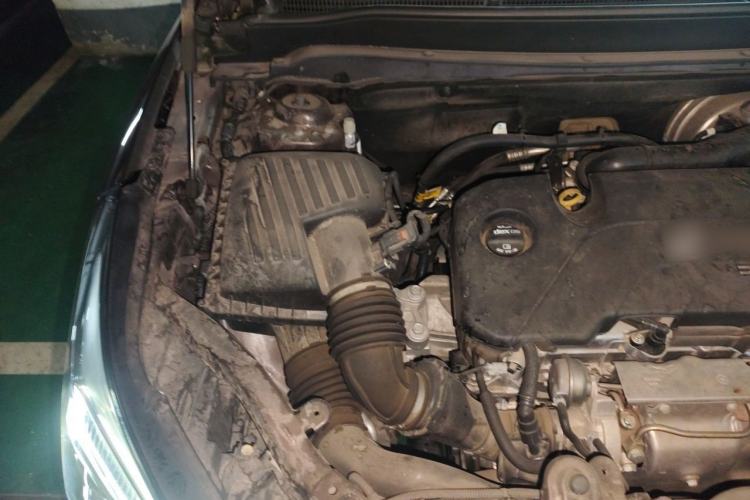 Used Buick Envision 2020 20T Two-Wheel Drive Elite Version Engine Bay Right