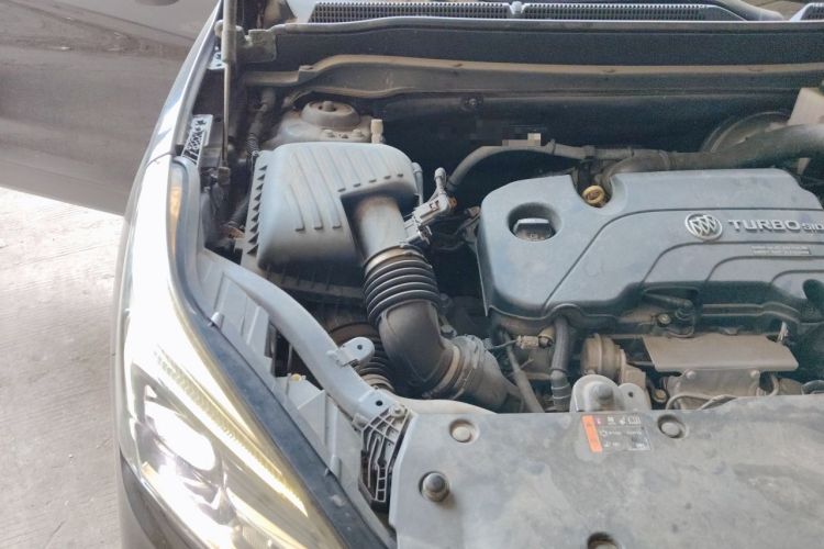 Used Buick Envision 2020 20T Two-Wheel Drive Elite Version Engine Bay Right