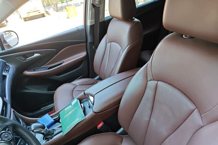 Used Buick Envision 2020 20T Two-Wheel Drive Luxury Model Left Front Seat