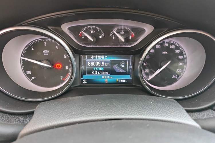 Used Buick Envision 2020 20T Two-Wheel Drive Luxury Model Odometer Close Up