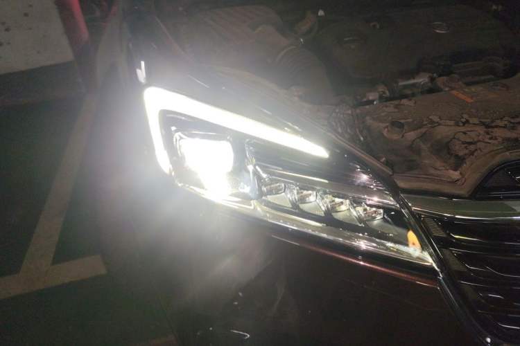 Used Buick Envision 2020 20T Two-Wheel Drive Elite Version Right Front Headlight