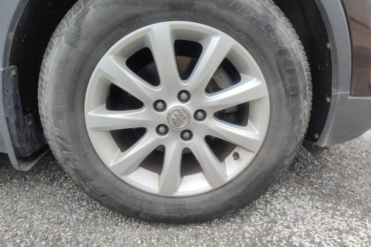 Used Buick Envision 2020 20T Two-Wheel Drive Luxury Model Right Front Wheel Hub