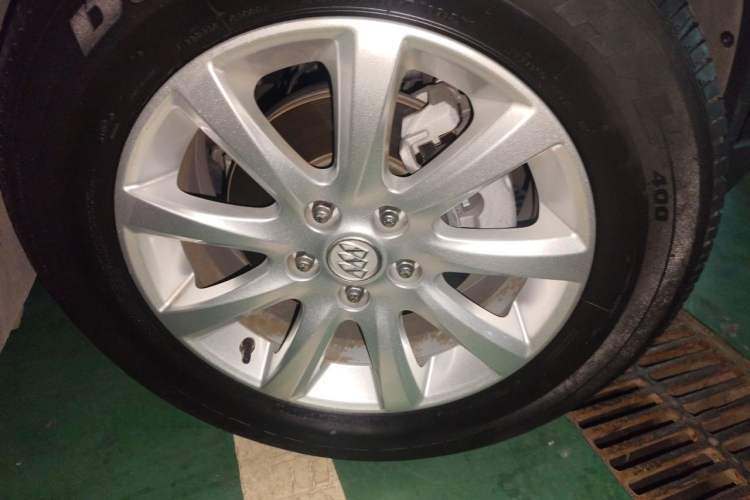 Used Buick Envision 2020 20T Two-Wheel Drive Elite Version Right Front Wheel Hub