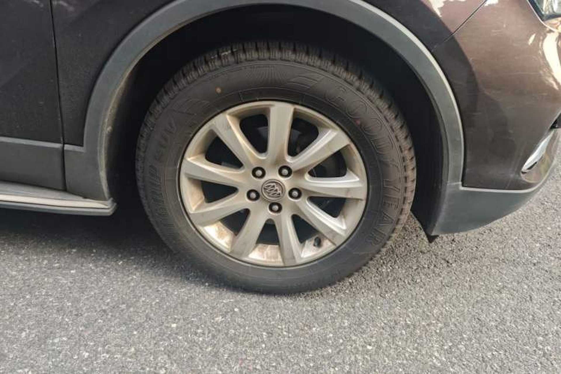 Used Buick Envision 2020 20T Two-Wheel Drive Elite Version Right Front Wheel Hub