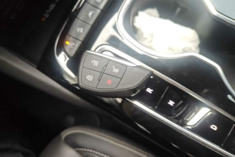 Used Buick Envision 2020 Encore S 652T All-Wheel-Drive Avenir Vehicle Key