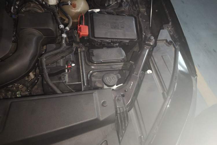 Used Buick Envision 2020 Encore S 652T All-Wheel-Drive Avenir Engine Bay Left