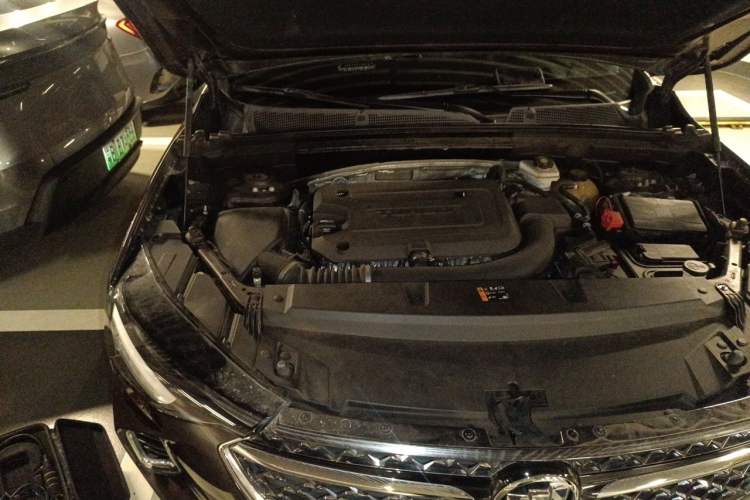 Used Buick Envision 2020 Encore S 652T All-Wheel-Drive Avenir Engine Bay Right