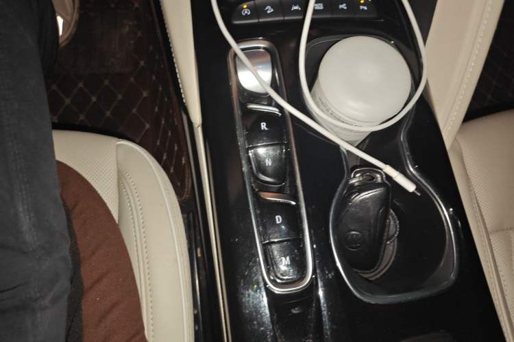 Used Buick Envision 2020 Encore S 652T All-Wheel-Drive Avenir Gear Lever