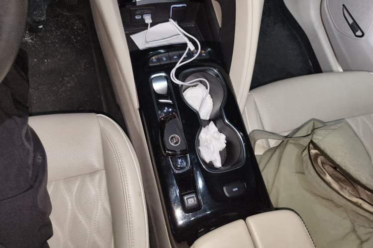 Used Buick Envision 2020 Encore S 652T All-Wheel-Drive Avenir Gear Lever