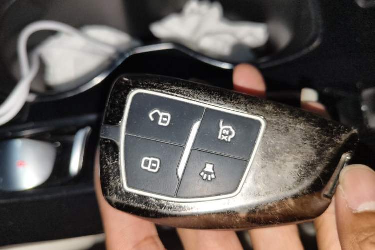 Used Buick Envision 2020 Encore S 652T All-Wheel-Drive Avenir Vehicle Key