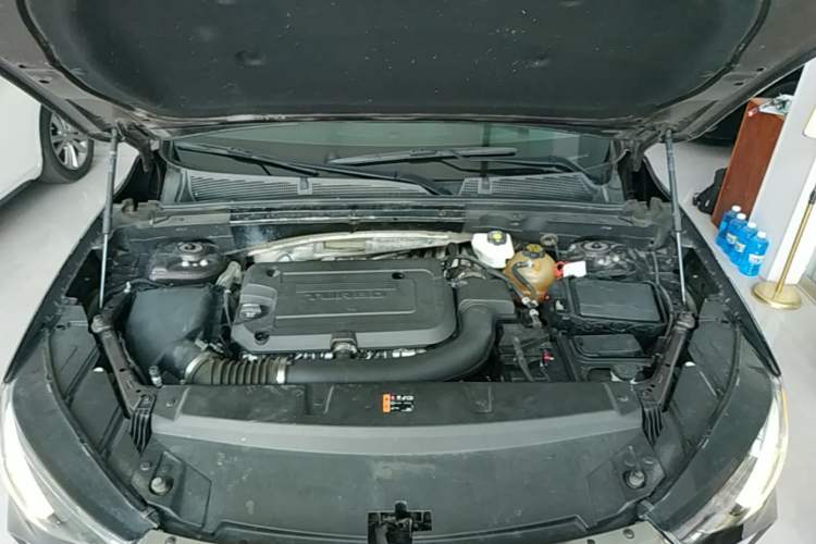 Used Buick Envision 2020 Encore S 652T All-Wheel-Drive Avenir Engine Bay