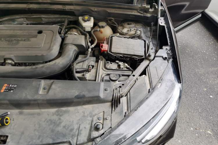 Used Buick Envision 2020 Encore S 652T All-Wheel-Drive Avenir Engine Bay Left