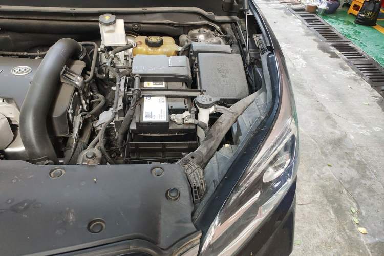 Used Buick Envision 2020 28T Four-Wheel Drive Elite Version Engine Bay Left