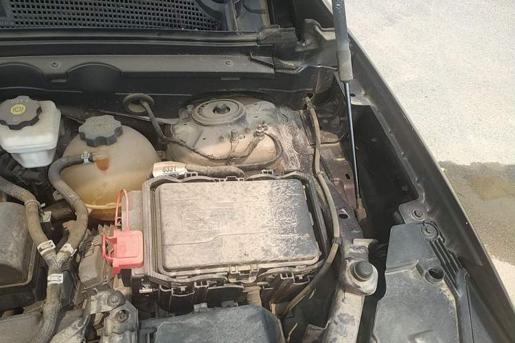 Used Buick Envision 2020 Encore S 652T All-Wheel-Drive Avenir Engine Bay Left